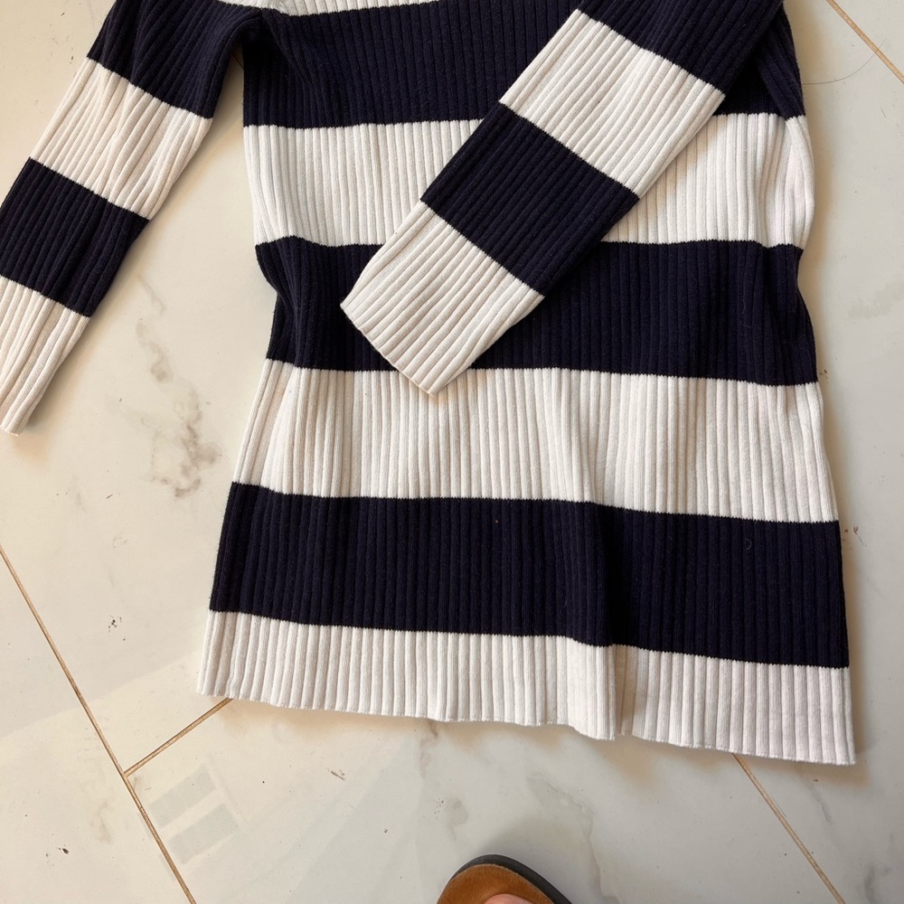 💎Striped sweater Banana Republic navy Bundle 5 blue diamond items for $25